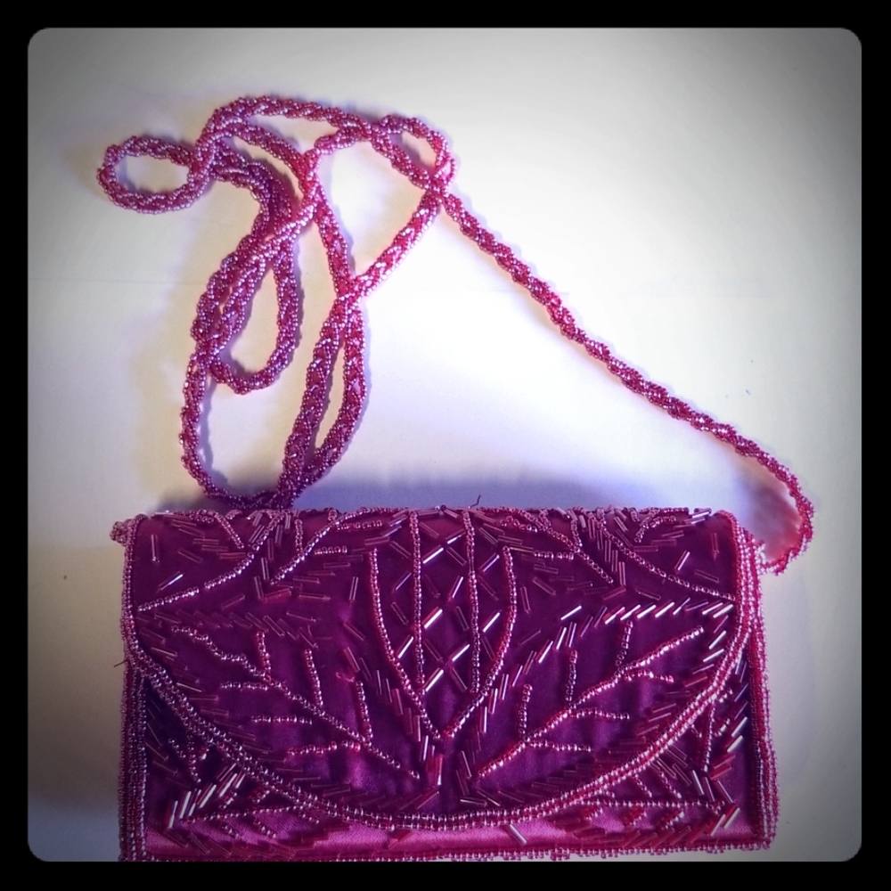 Beaded evening shoulder clutch NWOT